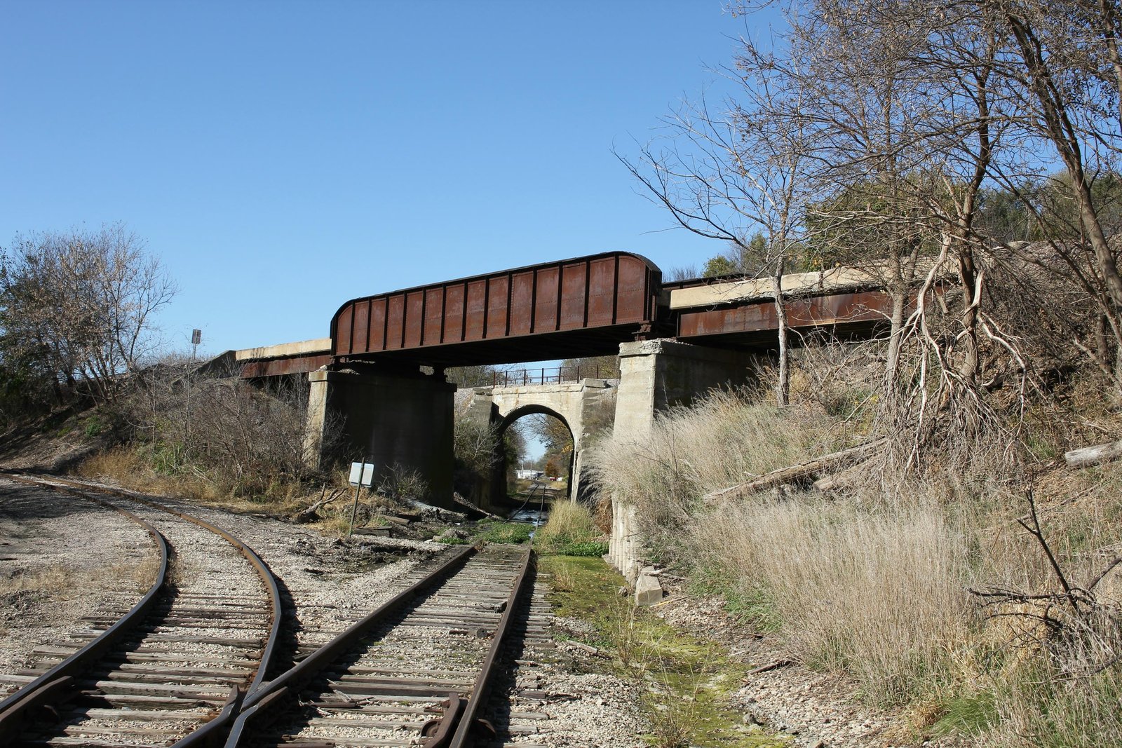 Overview, with former Rock Island bridge in front